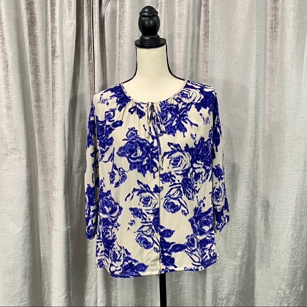 ⭐️ Waverly Grey Silk Chintz Blue Floral Blouse